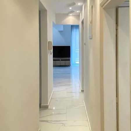 Grace By Halu! Luxury 3bd On Mitropoleos Street *