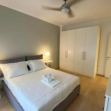 Grace By Halu! Luxury 3bd On Mitropoleos Street *