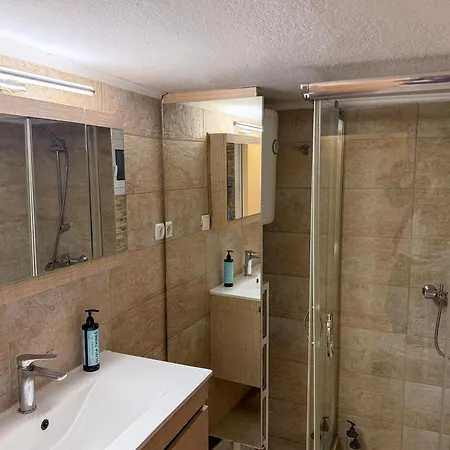 Daire Grace By Halu! Luxury 3bd On Mitropoleos Street *
