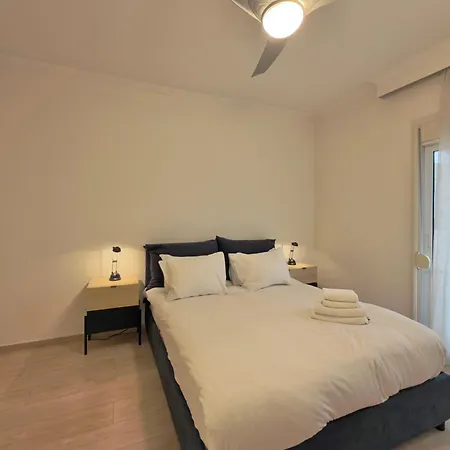 Grace By Halu! Luxury 3bd On Mitropoleos Street Apartment