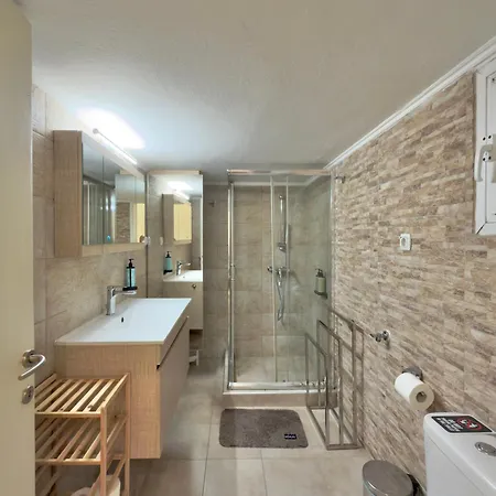 Grace By Halu! Luxury 3bd On Mitropoleos Street *