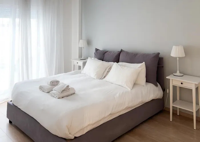 Grace By Halu! Luxury 3bd On Mitropoleos Street *